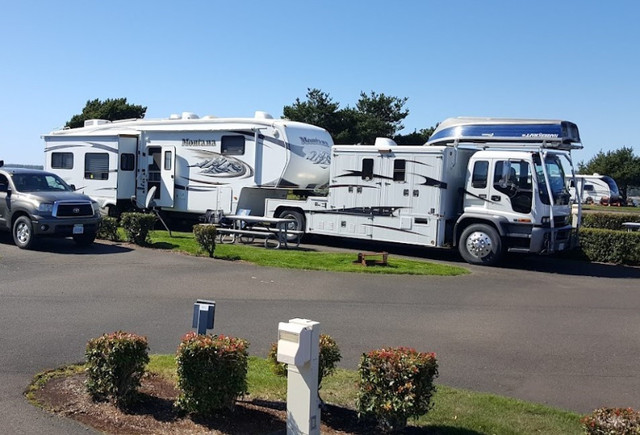 **Perfect Tow Vehicle for RV, Horse Trailer or Race Car Trailer in Cars & Trucks in Comox / Courtenay / Cumberland