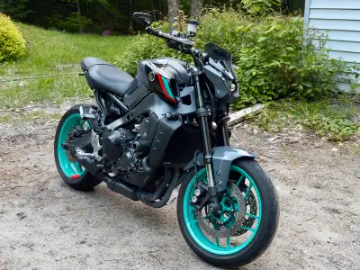 $2000 REWARD My motorcycle was stolen yesterday from my parking garage in North York. It’s a 2022 Ya...