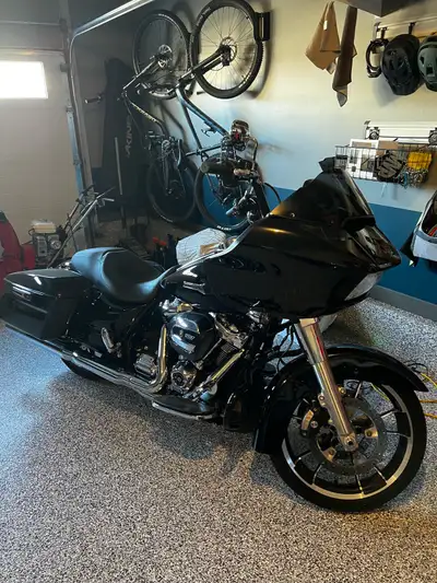 2022 Harley Davidson Road Glide FLTRX - 1354 km’s, bought new in 2022 - Original owner, never ridden...