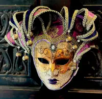 Duchess Volto Jolly Purple&Gold Mask-9 Points-Beads & Bells