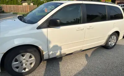 2011 Dodge Caravan 325512KM Great vehicle for spacious hauler. The car has very little rusting on th...