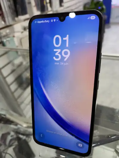  Samsung Galaxy A34  5G  – Débloqué – Comme Neuf, View more