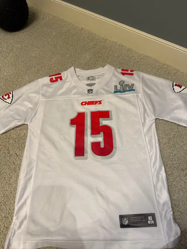 NFL Kansas City Chiefs Mahomes Youth Jerseys in Other in Edmonton - Image 2