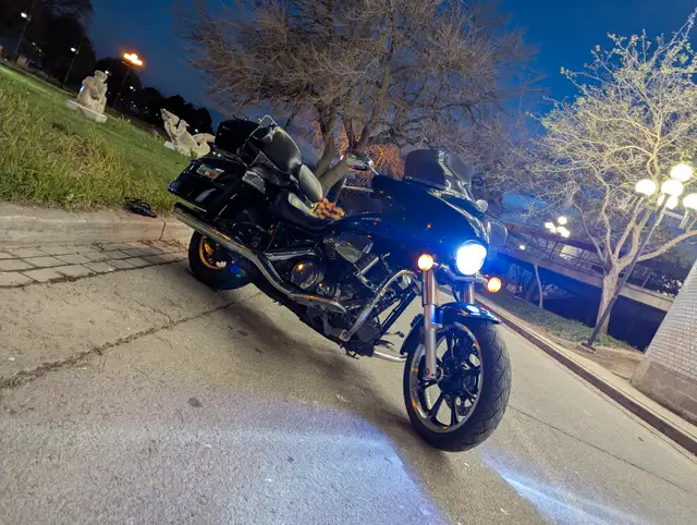 For Sale: 2011 Yahama V-Star 950 Tourer in Street, Cruisers & Choppers in City of Toronto - Image 3