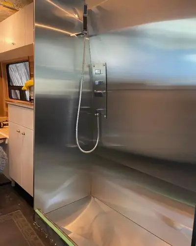 BASE DE DOUCHE SUR MESURE POUR VR EN ACIER INOXYDABLE, View more