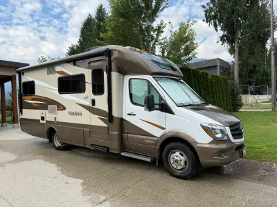 2016 24G Navion Winnebago Mercedes motor home. Has 2 slides, 3600 Onan LP generator, 3 way fridge, r...