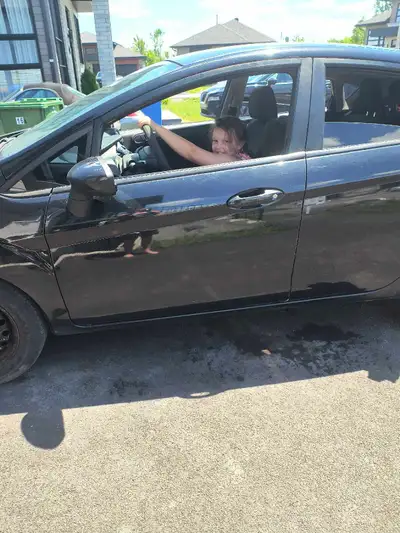 For parts. Transmission slips. Does run and drive. 197,210 kms. Automatic transmission. Need gone AS...