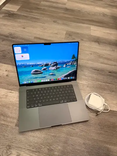 16 Inches Macbook Pro M5 Max 36GB/2TB - Warranty Jun 2027, View more
