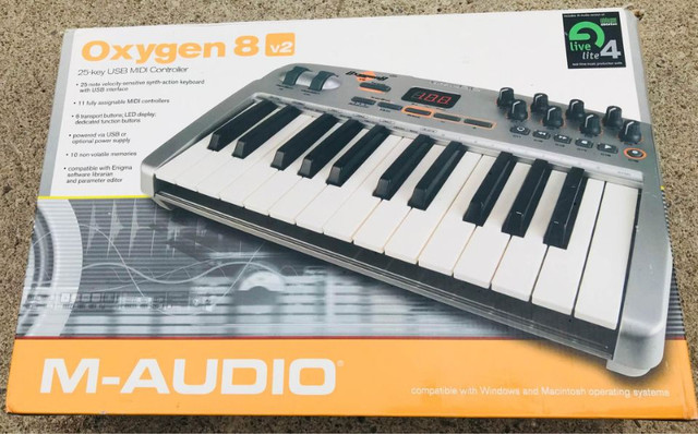 M-AUDIO-OXYGEN 8 V2 25 KEY MIDI KEYBOARD CONTROLLER MUSICAL INST in Pianos & Keyboards in Hamilton - Image 4