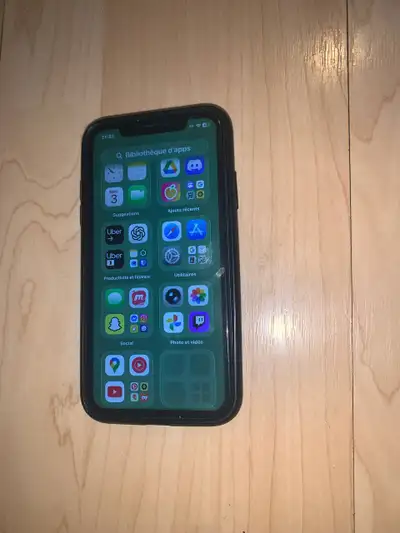 iPhone XR 64Go Red, View more