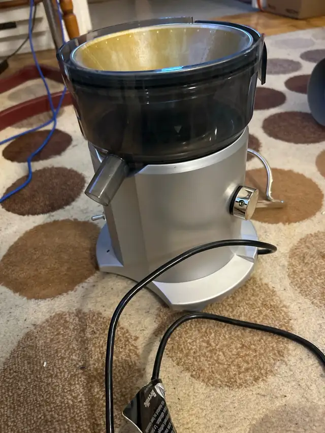 Breville Juice Fountain Plus Juicer in Processors, Blenders & Juicers in City of Toronto - Image 3