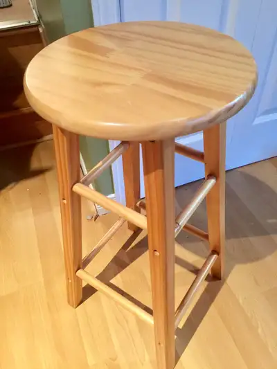 24"Solid Wooden Bar Stool/Couter Stool/Tabouret comptoir en bois, View more