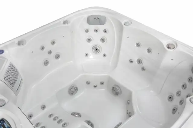 Door Crasher Sale! New 6 Person Spa-Fully Loaded-Free DeliveryBA62864743729283123