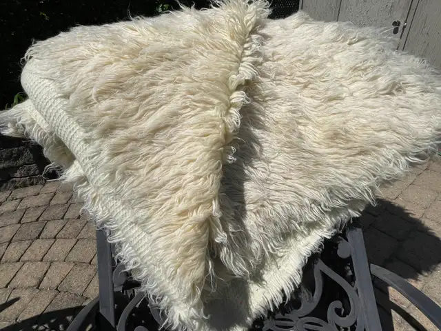 NEW PRICE: GREEK FLOKATI RUG – 100% PURE NEW WOOL – NEVER USED in Rugs, Carpets & Runners in Ottawa - Image 3