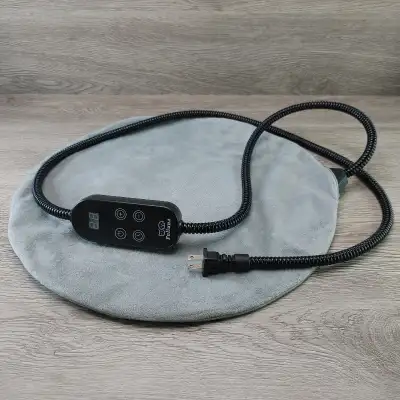 ***NOTE BEFORE MESSAGING: If the ad is up, yes it is available.*** Pet warming pad. OPEN BOX/NO BOX...