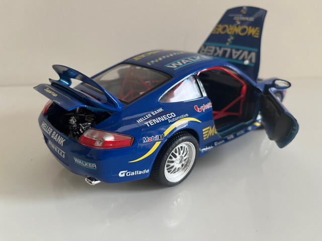 1997 Porsche Carrera Cup Diecast model in Arts & Collectibles in Calgary - Image 3