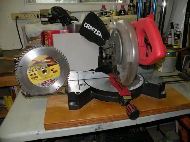 Craftsman 10inch Compound Miter Saw. Mod: 137.295550. in Power Tools in Red Deer - Image 2