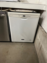 Maytag white dishwasher new condition stainless interior 