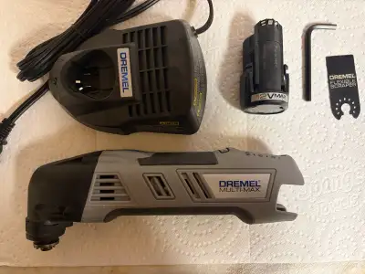Dremel Multi-Max oscillating multi-tool. Comes with 2 batteries and charger. Make an offer! Text, ca...