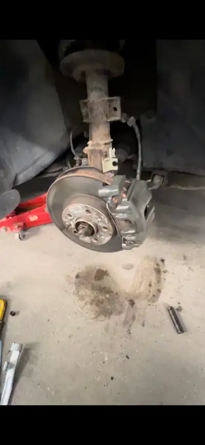 Winter is rolling in and it’s time to change over to winter tires MOBILE SERVICE ON RIM Tire changes...
