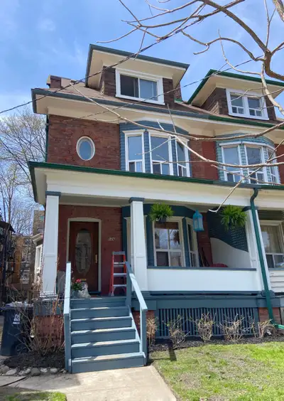 UNIT: Unfurnished, third floor primary bedroom available in 4 bedroom/2 bathroom house. Full use of...