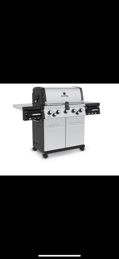 Brand New - Broil King Regal S590 Pro Natural Gas BBQ