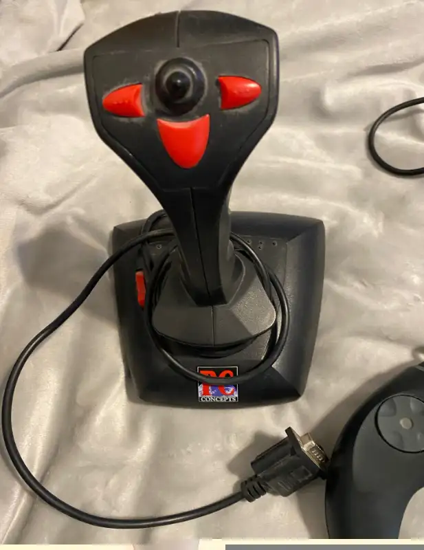 PC Concepts firestick / controllers (vintage - date from 1990's) in Older Generation in City of Montréal - Image 4