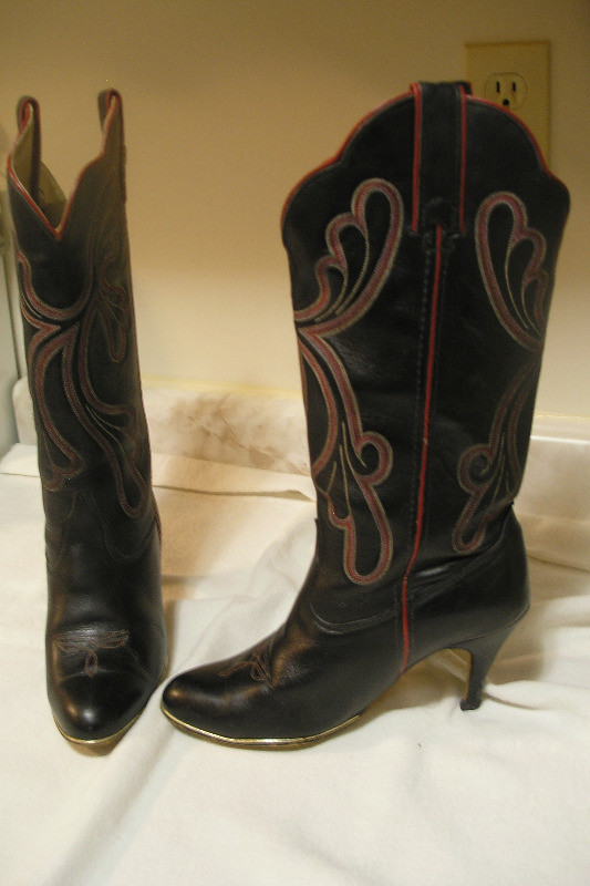 Leather Ranch BOOTS dans Femmes - Chaussures  à Saskatoon - Image 3