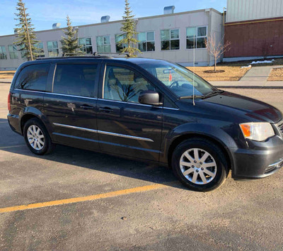 2014 Chrysler Town & Country 