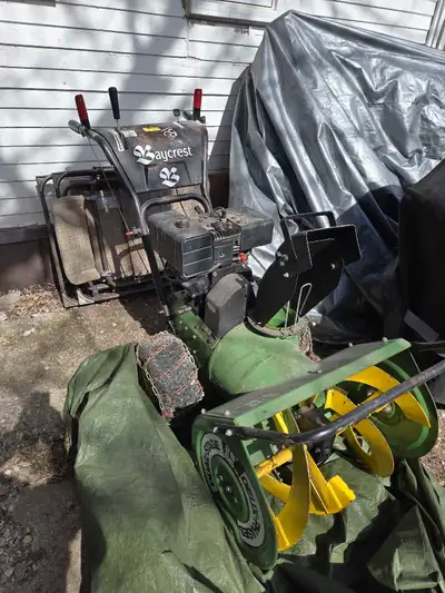 Snow blower works