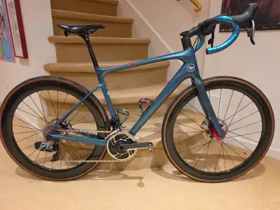Giant Defy Pro0 2021 Medium. Chris King Hubs. Power meter., View more