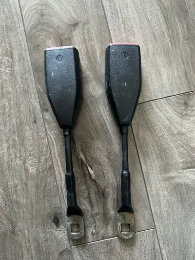 Set of 2. Located near parklawn and lakeshore.