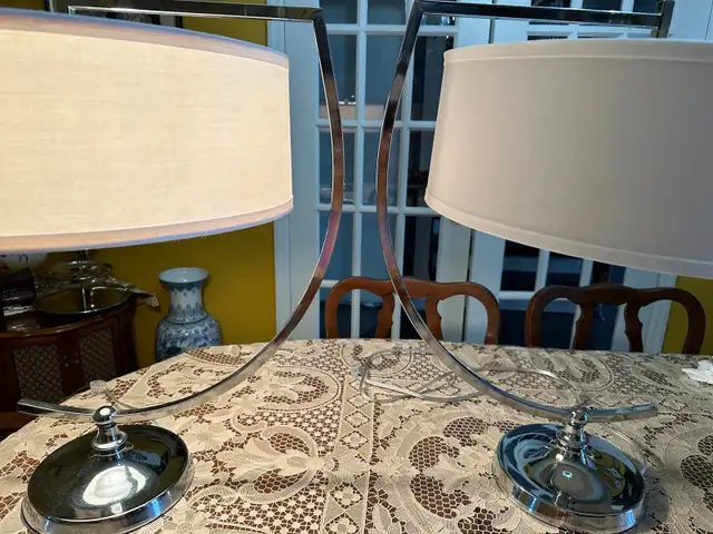 A PAIR OF LARGE ELEGANT ARK TABLE LAMPS in Indoor Lighting & Fans in Regina - Image 5