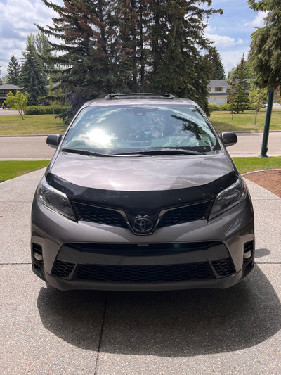 2019 Loaded Toyota Sienna LE AWD DVD