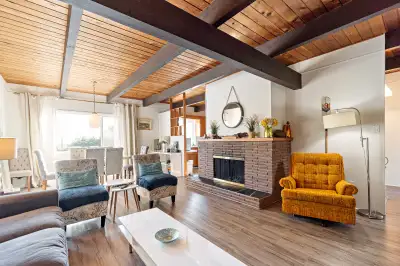 Three bedroom ocean view home for rent in Parksville