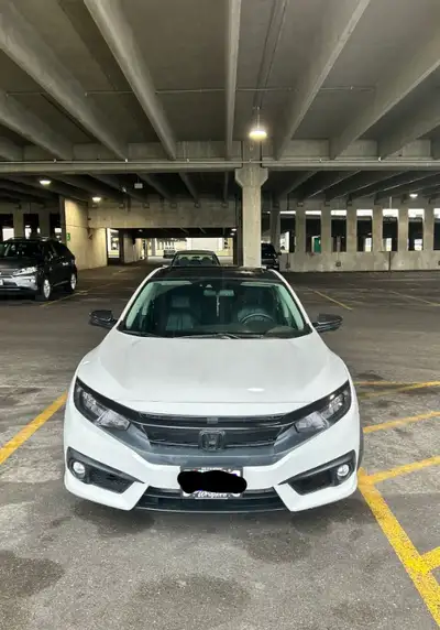 2018 Honda Civic Touring (Full Spec out)