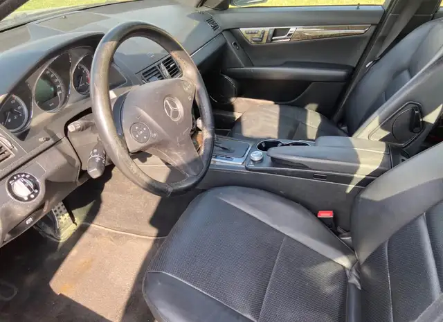 2009 Mercedes C300 AMG 4 Matic in Cars & Trucks in Delta/Surrey/Langley - Image 3