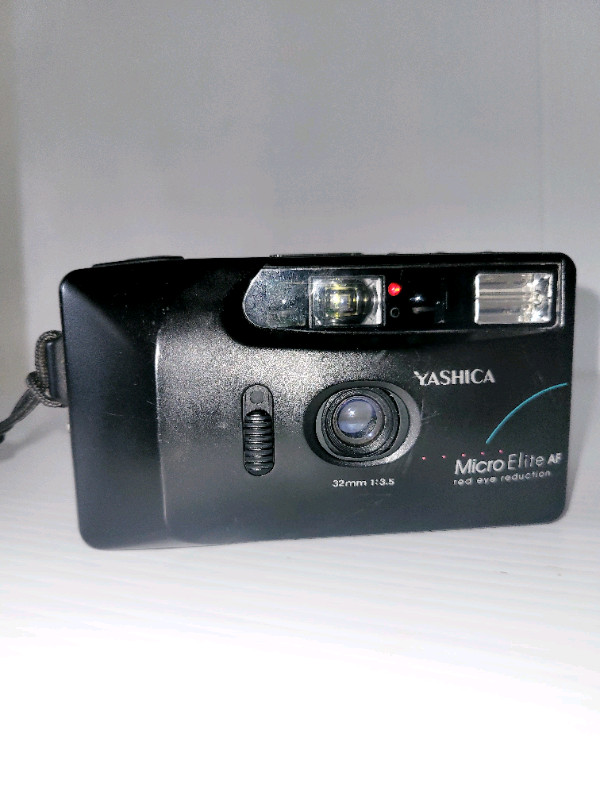 Yashica Micro Elite AF Point & Shoot 35mm Film Camera  dans Autre  à Ville de Montréal