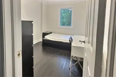 Bedroom for Rent Female Roommate UTSC Student