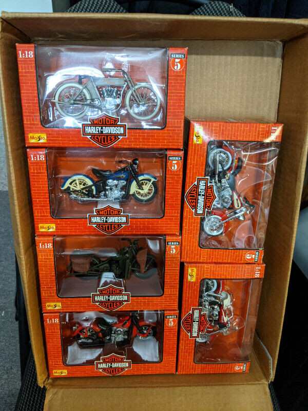 Harley-Davidson Motorcycles Series 5  (Die Cast Replica) in Other in Ottawa - Image 2
