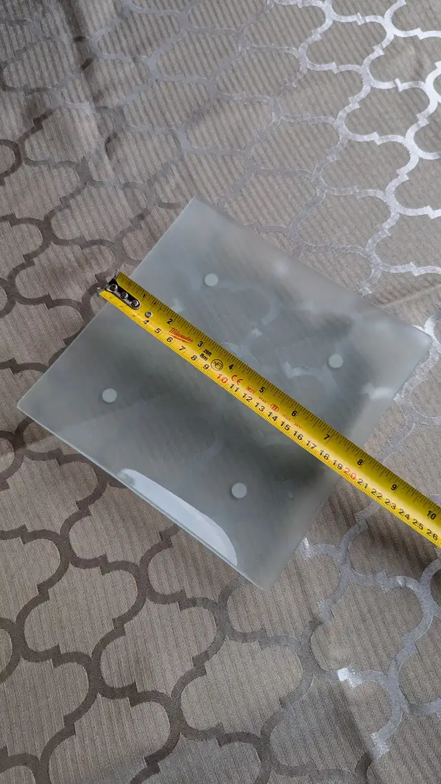 Square Frosted Glass Plate in Home Décor & Accents in Lethbridge - Image 6