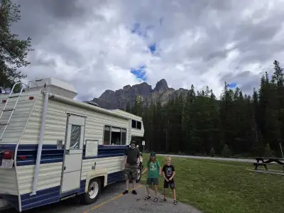 1979 Ford Cutaway (350) Travelaire Chateau. 7 new tires, new hot water tank, new block heater, new a...