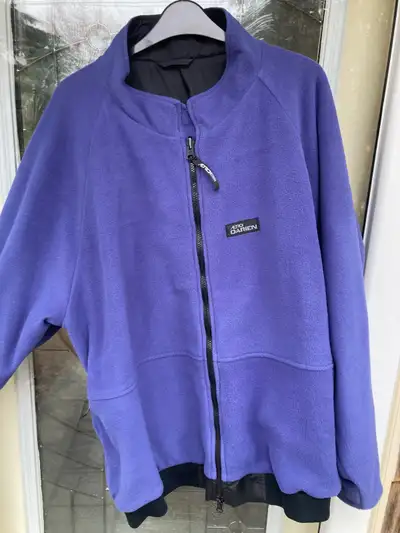 This Aerostich Darien jacket is in near-perfect condition. Thick fleece on one side, durable liner o...