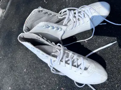 Hespeler Skates - Size 5, View more