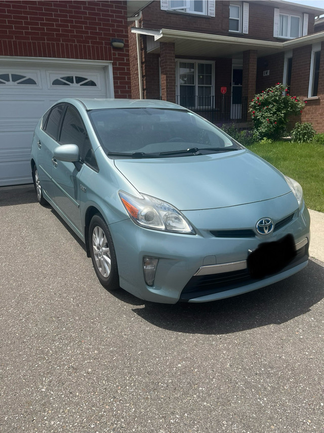2013 Toyota Prius Plug-in HYBRID | ELECTRIC in Cars & Trucks in Mississauga / Peel Region - Image 3