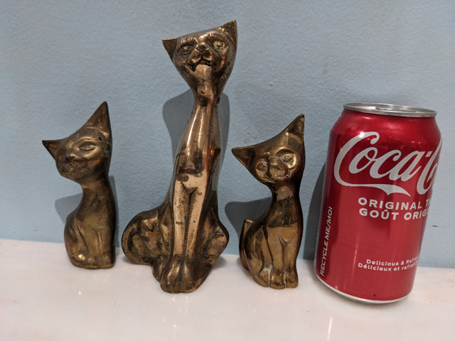 Vintage Korea made brass cat family of 3 in Arts & Collectibles in City of Toronto