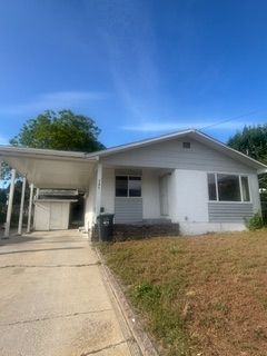 385 Pineview Road Penticton 5 bedrooms home for rent . Very well-kept family home, bright, clean and...