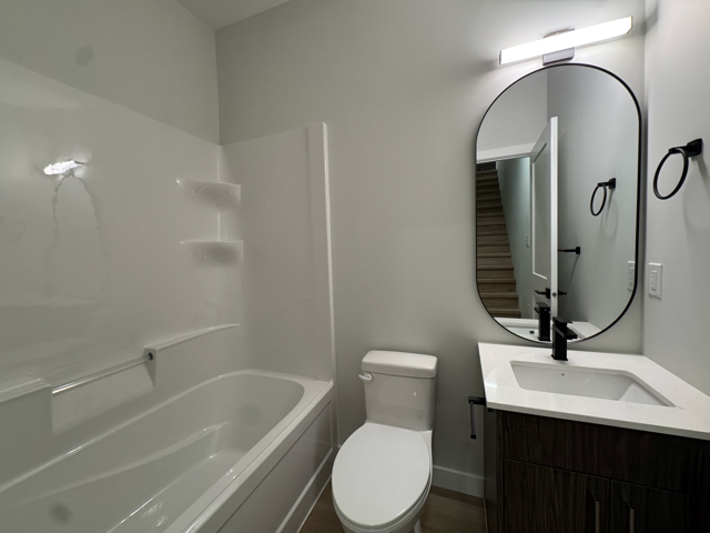**Beautiful 3Bed 2.5Bath Duplex in Glenwood** in Long Term Rentals in Winnipeg - Image 20