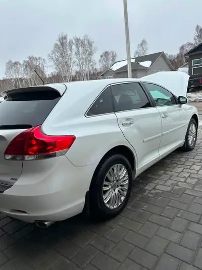 Well maintained 2011 Toyota Venza SUV, 220 663 kms, 3.5L Automatic V6, AWD, EXTREMELY CLEAN, No acci...