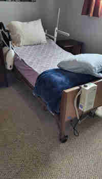 Hospital Bed-w/air mattress matress